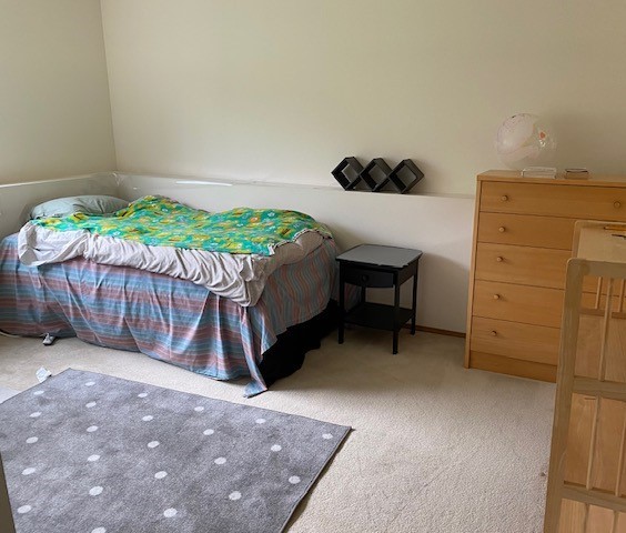 listing photo 1/3